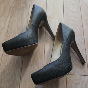 Jessica Simpson Black Textured Platform Heels